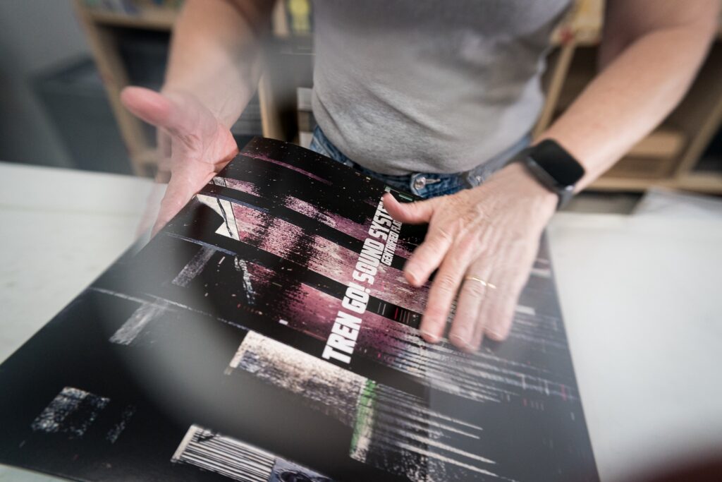 Montagem e preparação de uma capa de disco de vinil na Audiowax