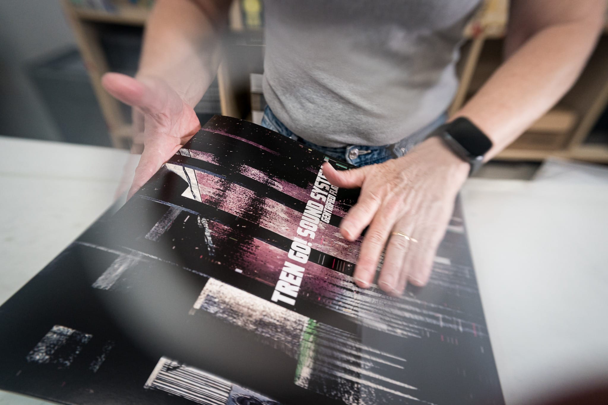 Montagem e preparação de uma capa de disco de vinil na Audiowax